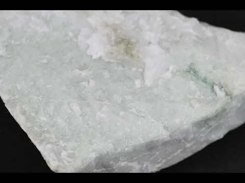 糸魚川産 翡翠 原石 107g｜国産天然石 通販 キラリ石