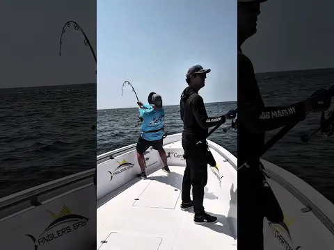 5 minute intense combat with this South Omani Yellowfin Tank