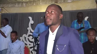 الفنان ادم بشير 