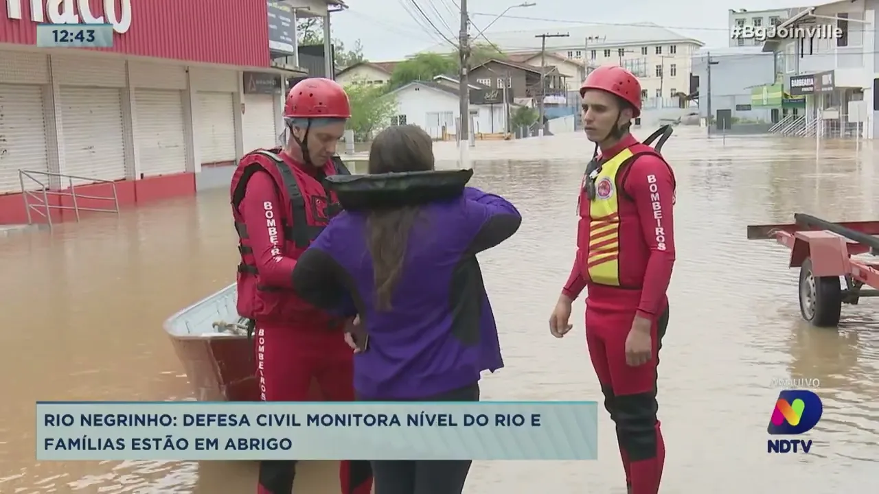 Rio Negrinho: Defesa Civil monitora nível do rio e famílias estão em abrigo