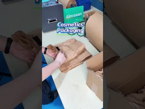 Keine Kartonverkäufe mit magerer Rendite an Recycler mehr. Verwandeln Sie Altversandkartons mit dem Kartonzerkleinerer-Expander in praktisches Polsterpapier.