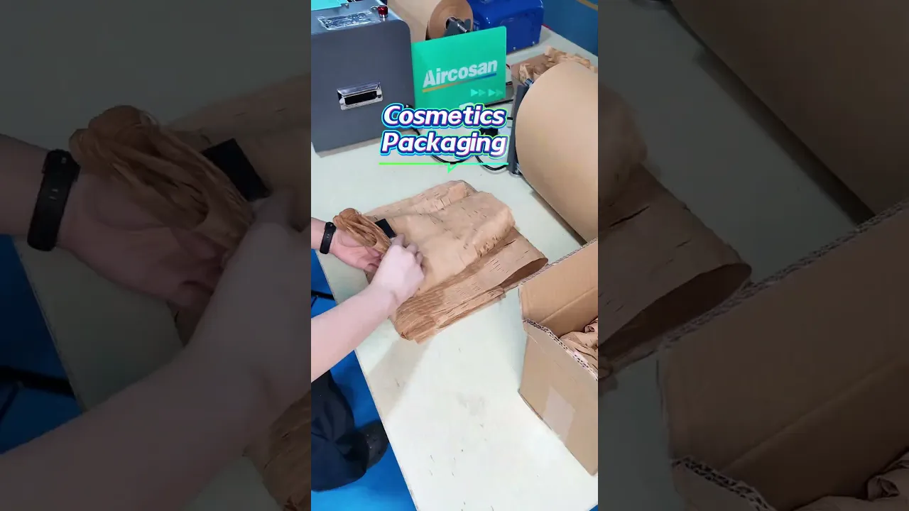 Keine Kartonverkäufe mit magerer Rendite an Recycler mehr. Verwandeln Sie Altversandkartons mit dem Kartonzerkleinerer-Expander in praktisches Polsterpapier.