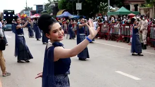 เพลง เชิญเที่ยวไหลเรือไฟเต่างอย