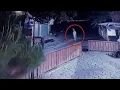 Download Lagu Geger! Terekam Pocong Melayang di Jalan depan Rumah Warga yang Telah Berhasil Tertangkap cctv