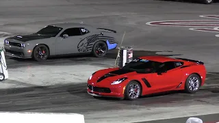 Download Hellcat vs Z06 Corvette - drag racing MP3