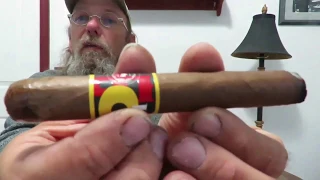 cigar unboxing 62 and la palina no 1 cigar review