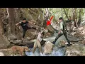 Download Lagu The breathtaking effort of Hussein and the police to save a young nomad from a wild caveman