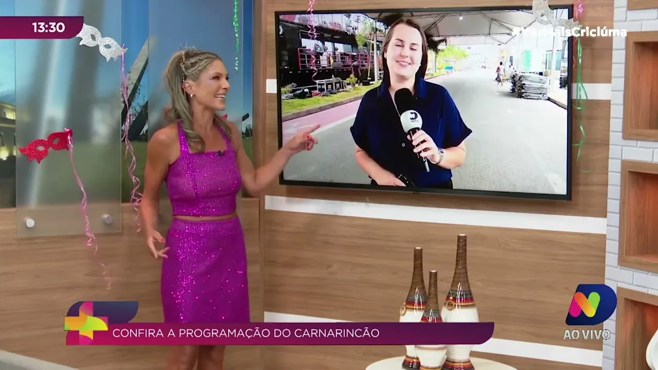 Moradores, veranistas e turistas pulam na folia do CarnaRincão