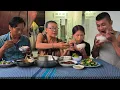 Download Lagu Bữa cơm quê đậm đà với gỏi tép càng cua trộn mắm trái bần lạ miệng