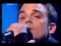 Download Lagu Robbie Williams - Misunderstood live @ TOTP 2004