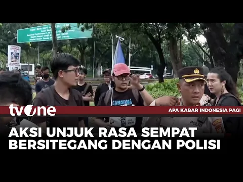 Aksi Petisi Tolak Kenaikan PPN 12 Persen di Depan Istana Negara