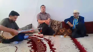 اجرای زیبای دوبیتی از امین امینی و دوتار نوازی زیبا از احسان یوسفی 