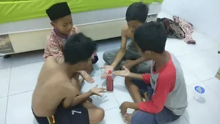 kalah main suit di pukul