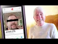 Download Lagu Eenzame buurvrouw (74) gaat voor het eerst daten | Buurvrouw Roos #1