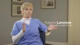 Working nurses give advice to nursing students