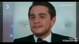 غرامك مزيف ضميرك عدم  هويتك عشقتك كرهتك نعم  كرهتك لأنك مجرد قناق  وكم مسرحية بطلها الالم دندنها