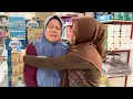 Download Lagu LEK SRI DI TRAKTIR BLONJO MAMAH KINOY MALAH NANGIS - Mpun lek ndang mendet kebutuhane 🥰🤗✨