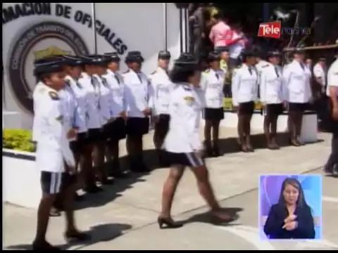 Ceremonia de graduación de 400 vigilantes de la CTE