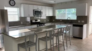4 bedroom house for rent in Houston Link in the description