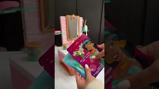 Parent Hacks - Kid s Vanity with fun accessories