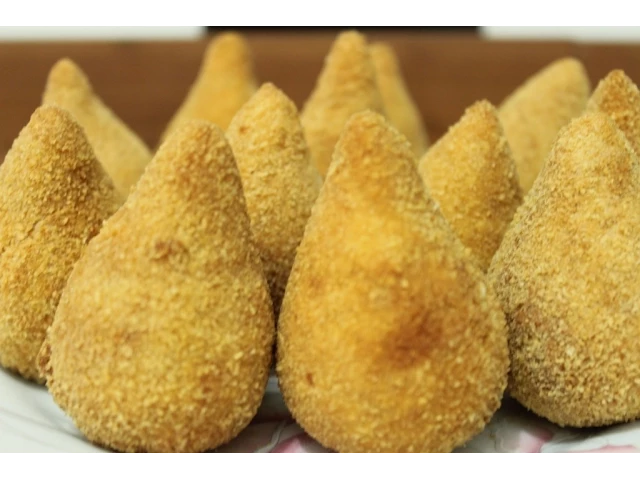 COXINHA DE FRANGO DE UM JEITO SUPER FÁCIL