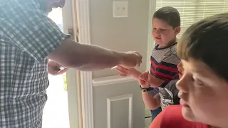 Eid Distribution توزيع الهدايا للأطفال 