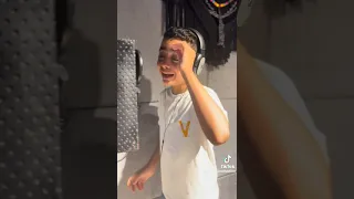 كنت بطبطب عليا كنت بتهون شويه 