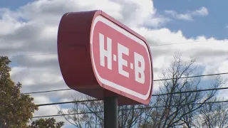 H-E-B re-opens most curbside services after self-imposed pause