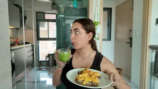 what I eat in a day at home! (vlog)