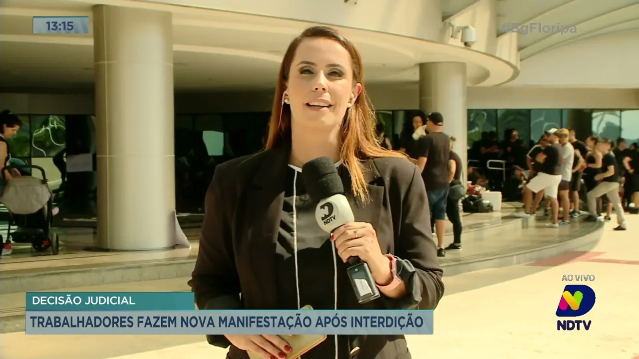 Trabalhadores dos 'beaches clubs', em Florianópolis, realizam manifestações