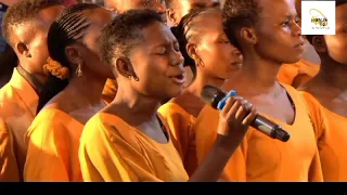 VIJANA A DINARI YA MBALIZI WAKIIMBA KATIKA MKUTANO WA JIMBO 2025 UMECHAGULIWA NA MUNGU 