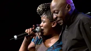 thandiswa mazwai feat tshepo tshola ndilinde live 