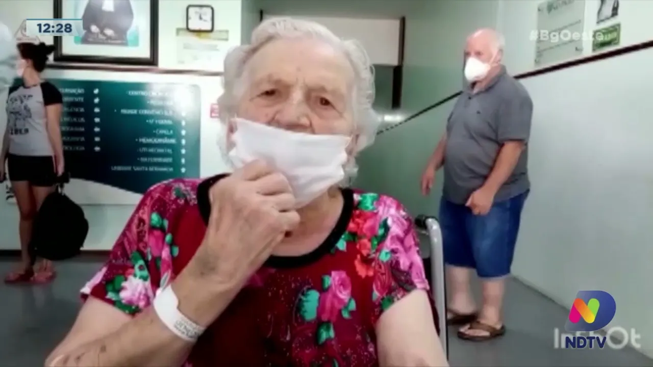 Moradora de Xaxim com 91 anos recebe alta da Ala Covid-19 do Hospital São Paulo