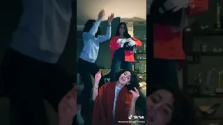 وصاحبت الولا اوشا قام قرطسني مهرجان الاكس ابن الايه مش عارفة سبني ليه 