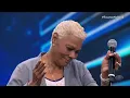 Dionne Warwick e Cheyenne Elliott cantam sucesso e emocionam Faustão