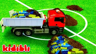 ¡Los camiones de juguete construyen el estadio de la Copa del Mundo de 2026 con LEGO! ⚽️🏆