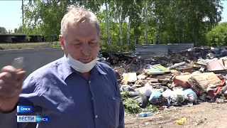 На контейнерных площадках, расположенных в дачных кооперативах, растут кучи мусора