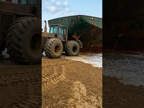 TRACTOR BEACHES Massive Vessel ⚓⚓