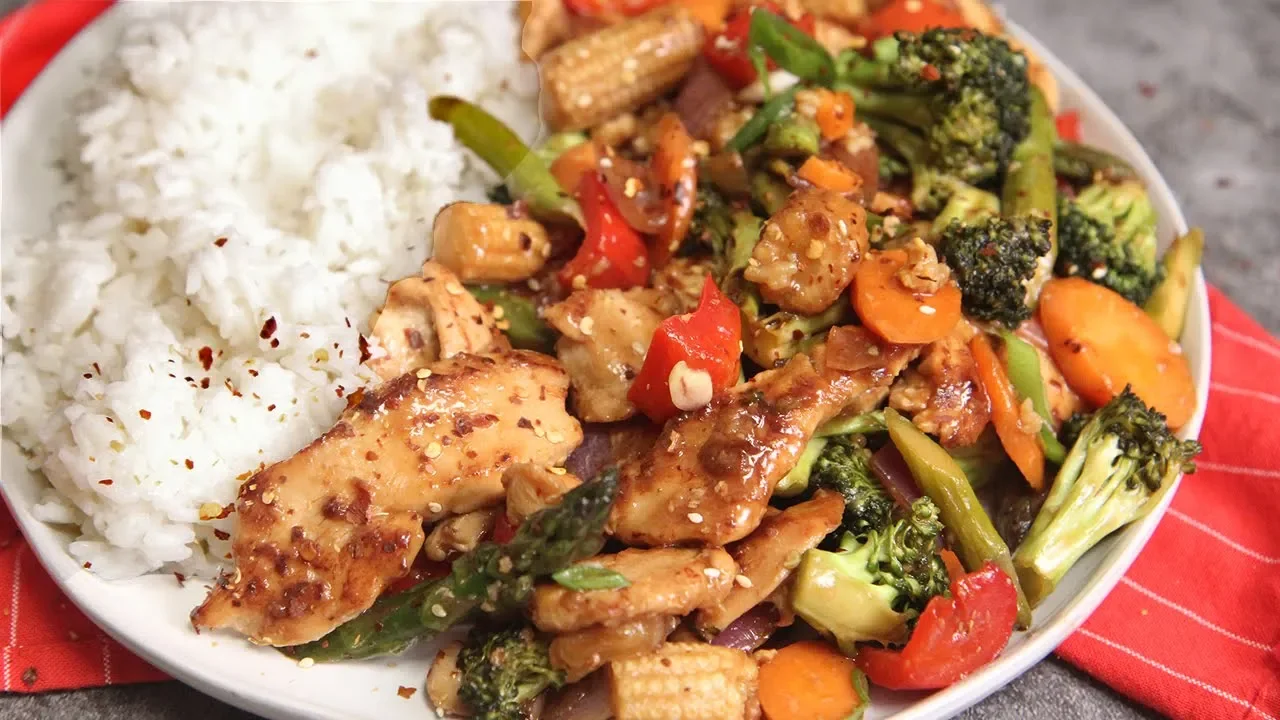In this video learn how to make chicken veggie stir fry. This homemade chicken & vegetable stir fry . 