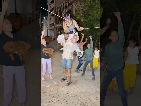 में मटकी फोड़ game में जीत गई 🥳😂#youtubeshorts #shorts #janmashtami @K@Kajalsoni_vlogs