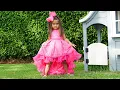 Download Lagu Mia construye su casa y vive sola – aventuras divertidas para niños