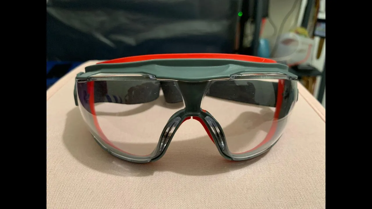 3M Securefit safety eyewear