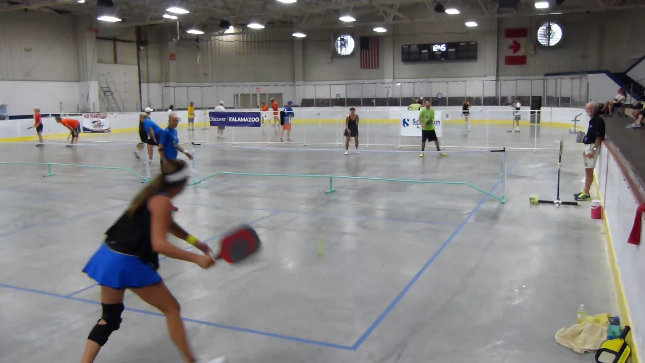 Pickleball Fever in the Zoo-OMX 1/8 Finals J Grubbs Drake v Fenton-Kovanda Geenen