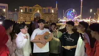 تخيل شجرة بيها أوراق    وإذا قلبه على ريمكس  دندنها