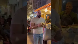 البتنجان اخد البرجر في حتة تانية     دندنها