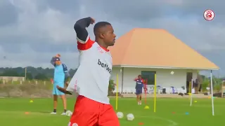 SIMBA WAMEREJEA UWANJANI CHEKI MASTAA WAKIJIFUA MAEMA YUPO TAYARI KIMATAIFA HAWASHISHIKI 