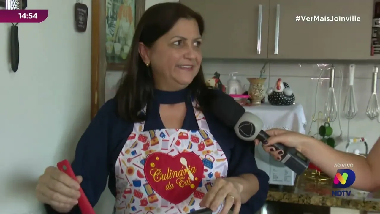 Receita de chocolate quente, bolinho de chuva e bolo de cenoura com cobertura de chocolate!