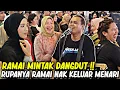 Download Lagu Asikk ! Wanita dari Indonesia minta nak dangdut, sekali Bob payung lagu Mas Joko terus jadi meriah 