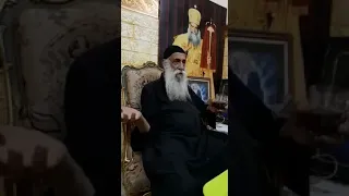 القمص رافائيل آفا مينا لا يصح للشمامسة التحرك أمام الكاهن أثناء التناول 