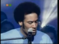 Ben Harper   She's only happy in the sun live acoustic at top of the pops 2003